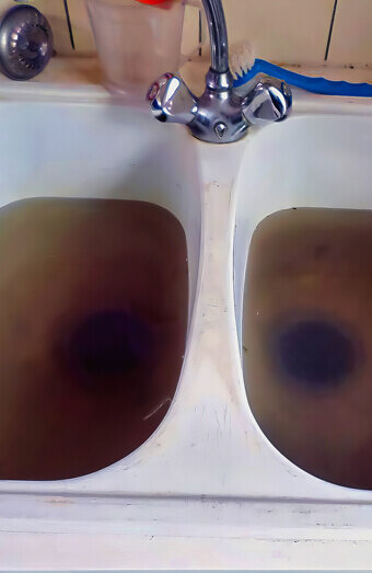 https://blockeddrainswarwick.com.au/uploads/2025/07/blocked-sink-34341.jpg