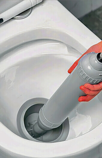 https://blockeddrainswarwick.com.au/uploads/2025/07/blocked-toilet-64872.jpg