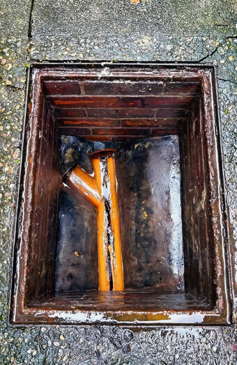 https://blockeddrainswarwick.com.au/uploads/2025/07/hero-blocked-sewers-39472.jpg