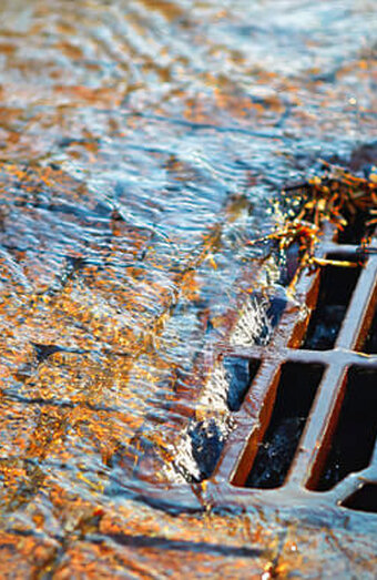 https://blockeddrainswarwick.com.au/uploads/2025/07/stormwater-drains-91028.jpg